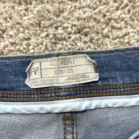 Free People Wide-Leg High-Rise Distressed Hem Jeans Size 25 - Picture 9 of 9